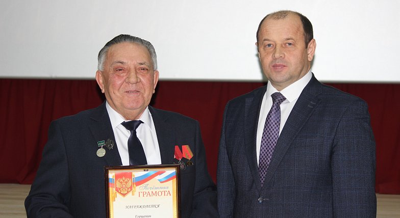 Труду аграриев - почет и слава! 