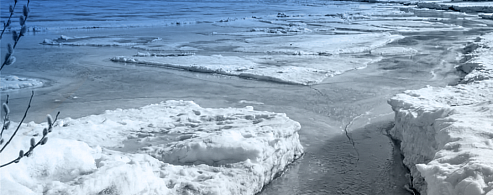 Весенний лед коварен и опасен