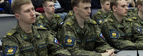 Военкор НТВ встретился с молодежью Саратова