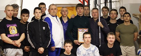 Железная поддержка для наших богатырей!