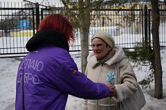 Создали букеты своими руками, чтобы порадовать горожанок  