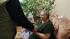 Саратовские активисты поздравили женщин-волонтёров и семьи героев с наступающим 8 Марта   