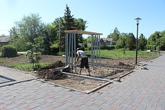 В Ивантеевке продолжаются работы по благоустройству парка «Детский»
