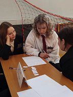 Школьники региона проверили свои знания в интеллектуальной игре «Что? Где? Когда?»