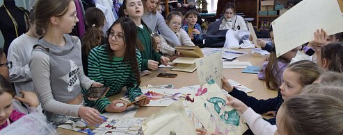 В честь Дня наставника областной театр оперетты провел экскурсии для участников фестиваля "Театральное Приволжье"  